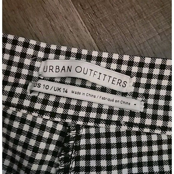 Women's Urban Outfitters Pants Black White Checkered  Size 10 Front Zip Pockets - Picture 2 of 7